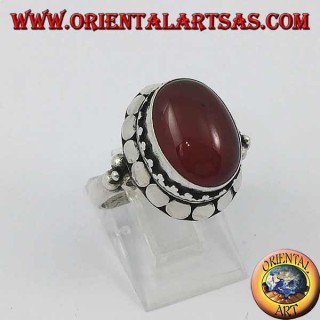 Anello in argento a bordo alto con corniola ovale a cabochon