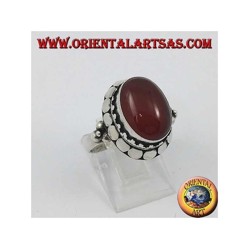 Bague en argent avec bord haut avec cornaline cabochon ovale