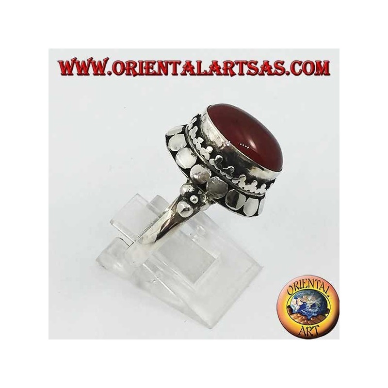 Bague en argent avec bord haut avec cornaline cabochon ovale