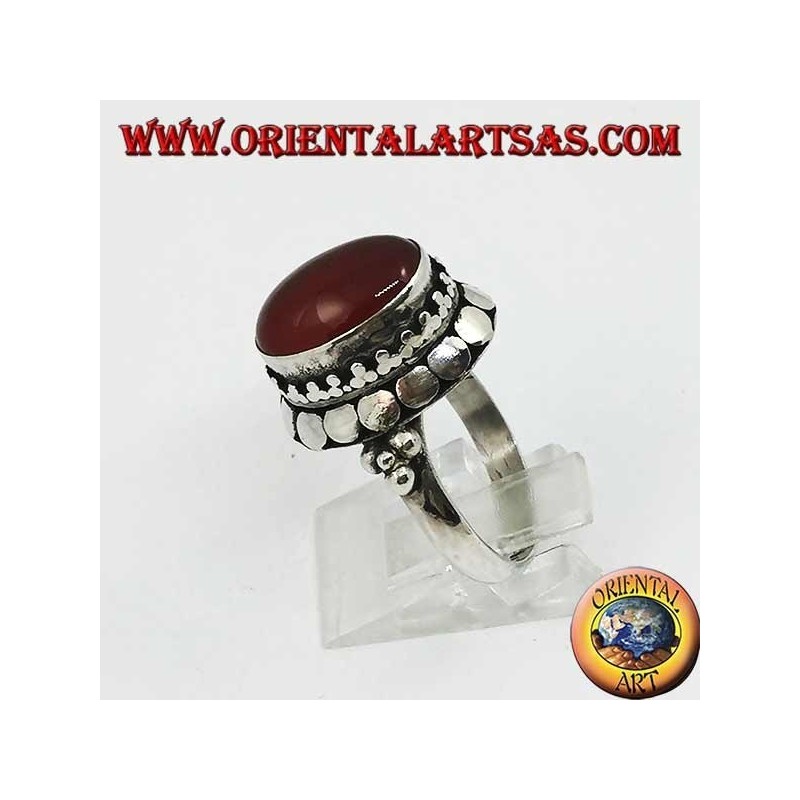 Bague en argent avec bord haut avec cornaline cabochon ovale