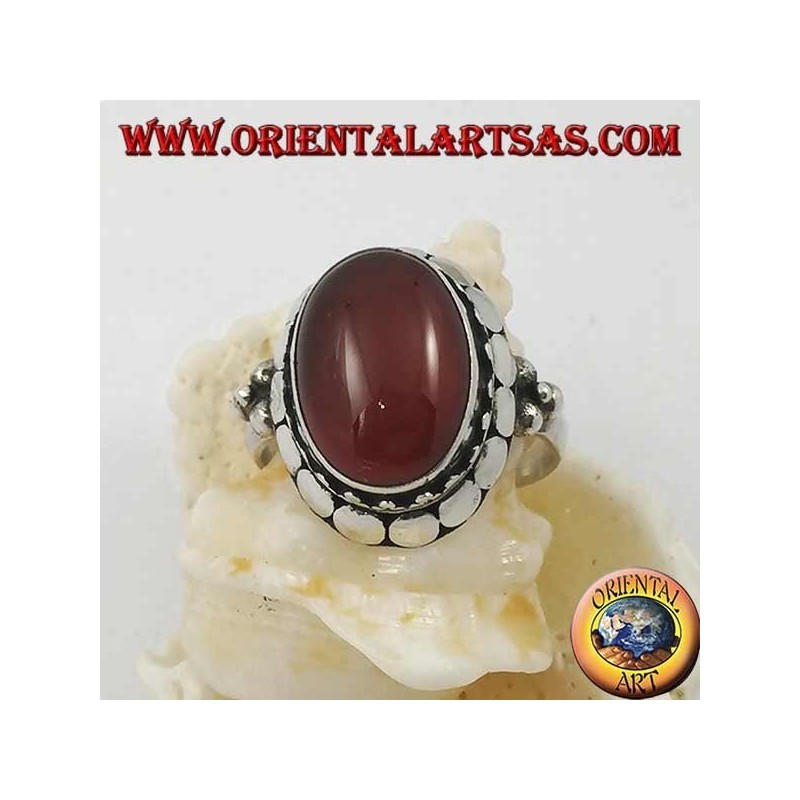 Anello in argento a bordo alto con corniola ovale a cabochon