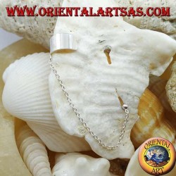 Silberne Ohrmanschette mit Kette, glattes Band