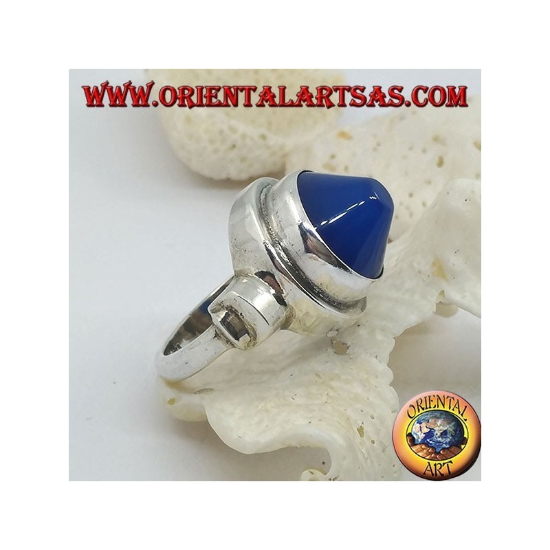Anello in argento con agata blu conica