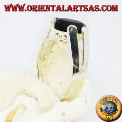 Silver ring with oval faceted onyx set
