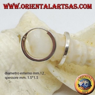 Boucle d'oreille en argent, cercle lisse de section carrée de 12 mm