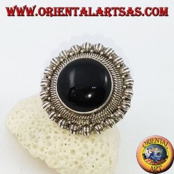 Anillo grande de plata margarita con ónix cabujón redondo