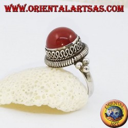 Silver ring with raised round carnelian and stripes and continuous serpentine on the sides (17)