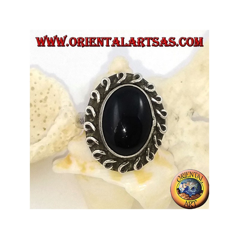Silberner Blumenring mit ovalem Cabochon-Onyx und gerollter Linie