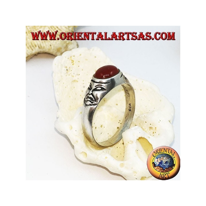 Bague en argent avec cornaline ovale horizontale et masques de tragédie sur les côtés