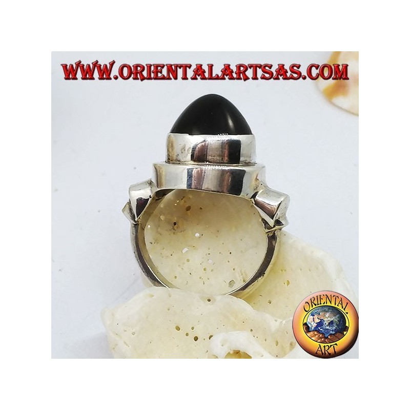 Bague en argent avec onyx conique