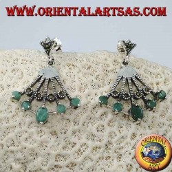 Orecchini in argento pendenti a ventaglio con 5 smeraldi ovali naturali sulle punte alternati da marcasite