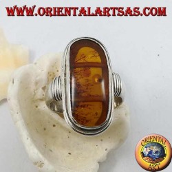 Bague en argent avec ambre naturel ovale d'origine tibétaine ancienne et monture rayée