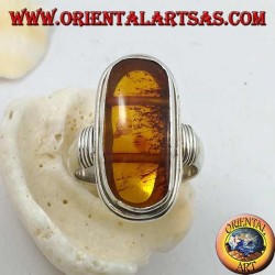 Silberring mit ovalem Naturbernstein antiken tibetischen Ursprungs und gestreiftem Rahmen