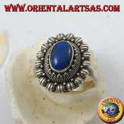 Silberner Blumenring mit ovalem Cabochon Lapislazuli