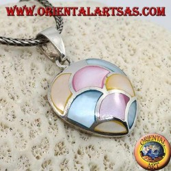 Pendentif en argent en forme de coeur avec mosaïque de nacre colorée en demi-cercles