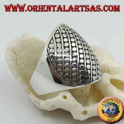 Bague en argent avec une bande arrondie avec décoration de disquette et lignes obliques