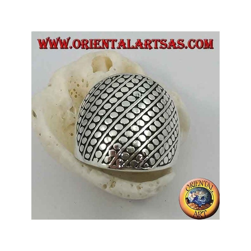 Silver ring with a rounded band with diskette decoration and oblique lines