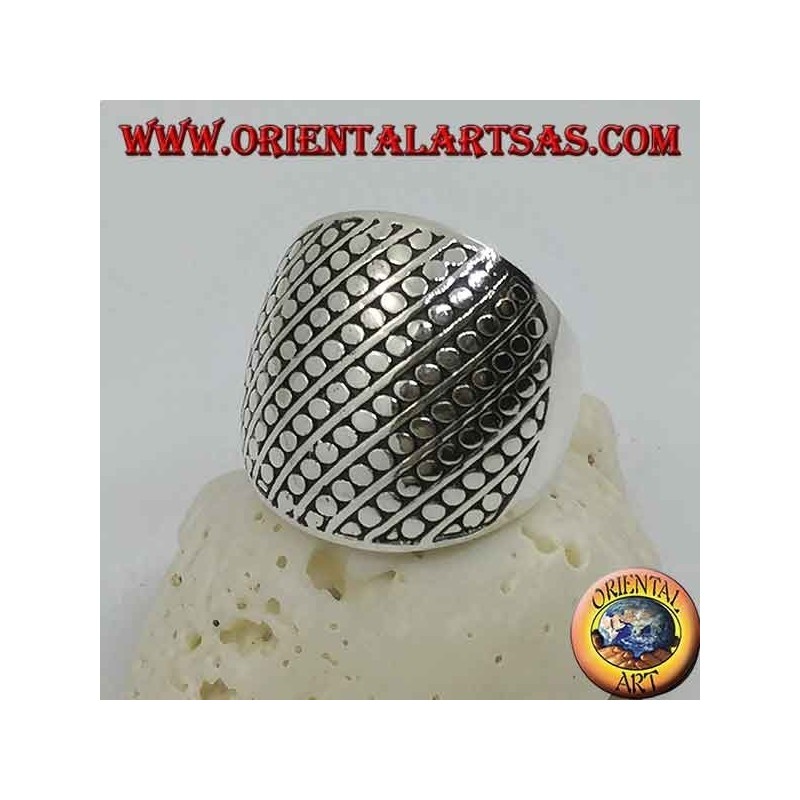 Silver ring with a rounded band with diskette decoration and oblique lines