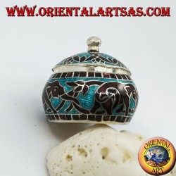 Silver box with chiseled and fire-enameled knob with chained elephants and decorations (blue)