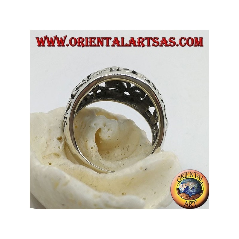 Bague en argent avec une bande ajourée arrondie avec des tournesols