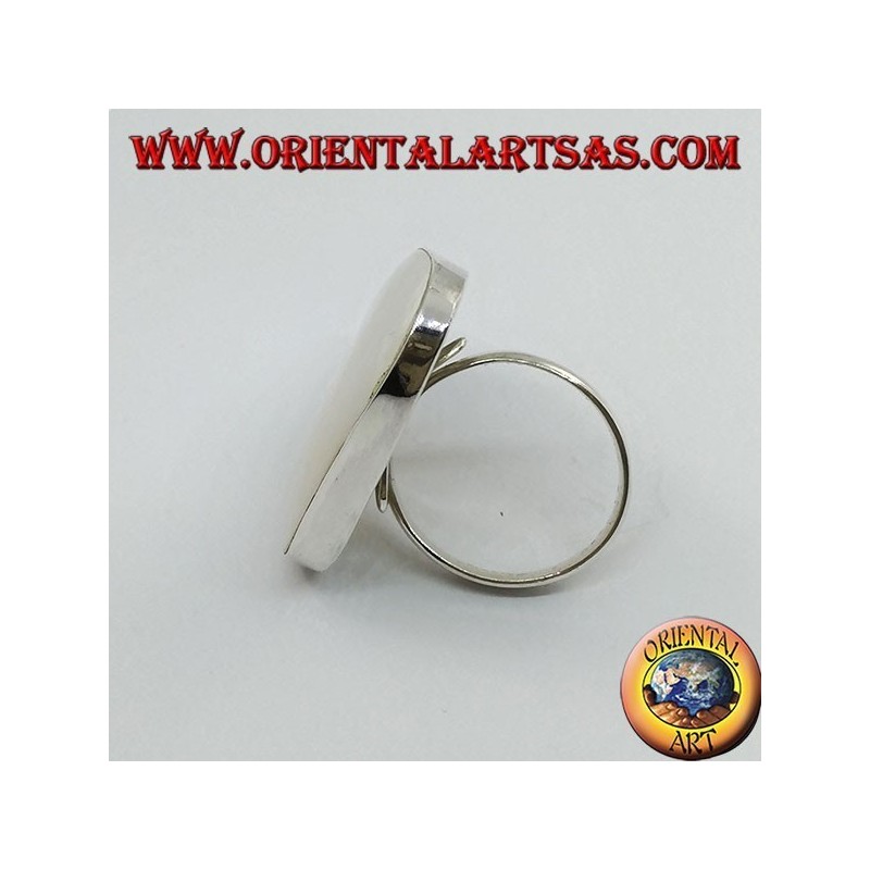 Anello in argento con madreperla triangolare tondeggiante incastonata regolabile (free size)