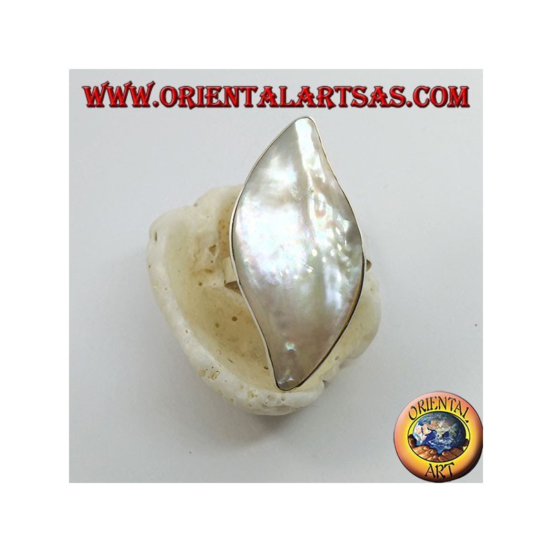 Anillo de plata con nácar sinuoso ajustable ovalado (tamaño libre)