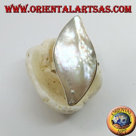 Silver ring with sinuous oval adjustable mother of pearl (free size)