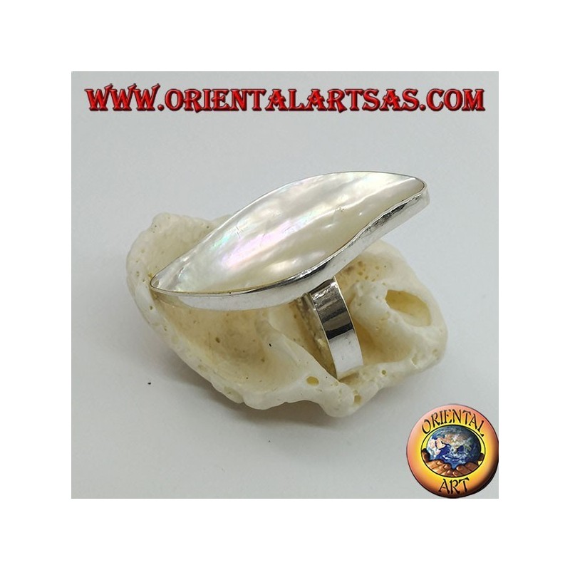 Silver ring with sinuous oval adjustable mother of pearl (free size)