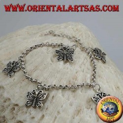 Weiches silbernes dickes Kettenarmband mit hängenden Schmetterlingen mit durchbrochenen Flügeln