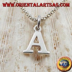 Colgante de plata, mayúscula inicial (medio)