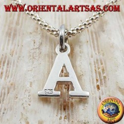 Colgante de plata, mayúscula inicial (medio)