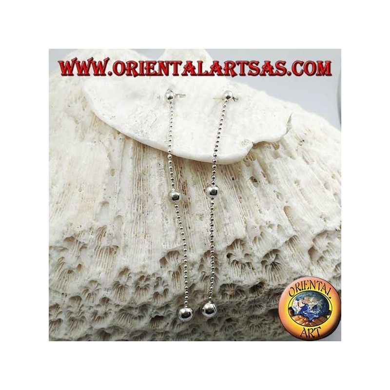 Orecchini in argento a farfalla con catenina a pallini e tre palline crescenti da 7 cm