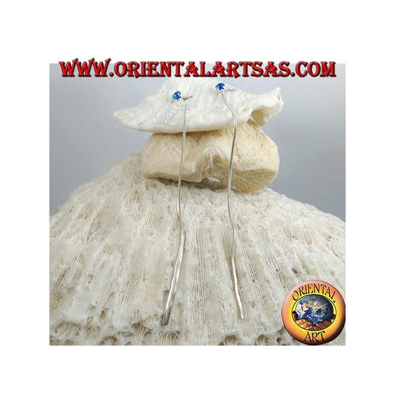 Silberne Schmetterlingsohrringe mit blauem Zirkon in einem Lappen und einer 9 cm langen Kette im Schlangenstil