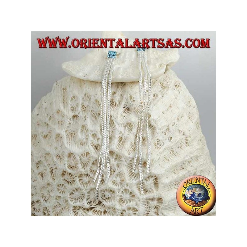 Pendientes de mariposa de plata con cadena de circonita cuadrada azul claro y cadena triple entrelazada de 8 cm