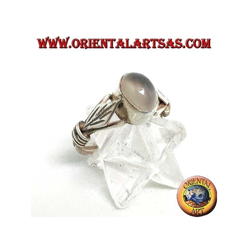 Bague en argent avec pierre de lune ovale et feuille rhomboïde avec disques sur les côtés