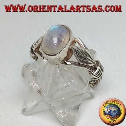 Bague en argent avec pierre de lune arc-en-ciel ovale et feuille rhomboïde avec disques sur les côtés