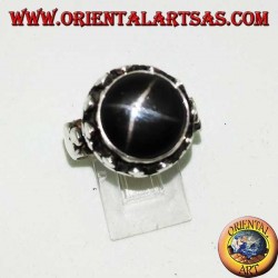 Anello in argento con Black Star sopraelevata  contornata da trifogli di dischetti