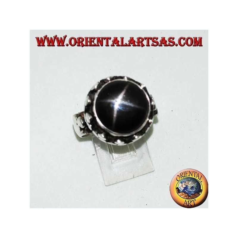 Anello in argento con Black Star sopraelevata  contornata da trifogli di dischetti