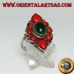 Anillo de plata con malaquita ovalada rodeada de coral natural de origen tibetano