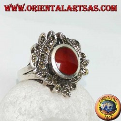 Anillo de plata con cornalina ovalada rodeada de hojas tachonadas de marcasita