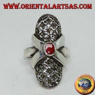 Anillo de plata con cornalina ovalada cruz lisa y lienzo perforado ovalado con marcasitas