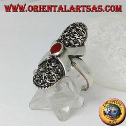 Anillo de plata con cornalina ovalada cruz lisa y lienzo perforado ovalado con marcasitas