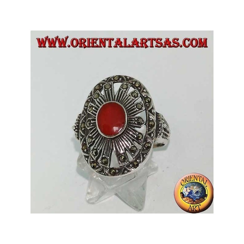 Anello in argento con corniola ovale su montatura a raggi tempestati di marcassiti