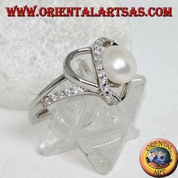 Silver ring with heart-shaped weave with natural pearl and zircons