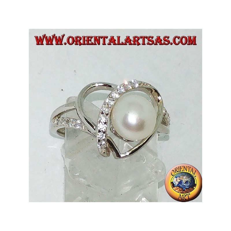 Anillo de plata con tejido en forma de corazón con perlas naturales y circonitas.