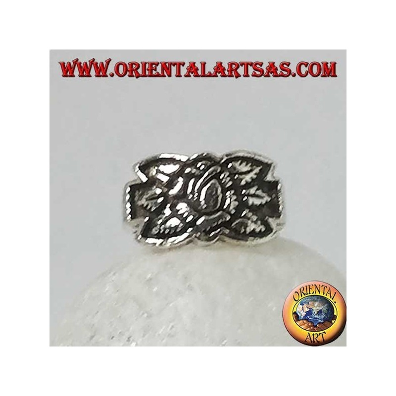 Silberring mit Lotusblume im Hochrelief