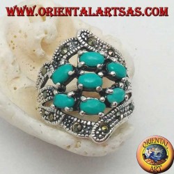 Anillo de plata con siete turquesas ovales y marcasita.