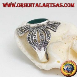 Silbernes Ringkreuz mit Markasiten und zentralem Shuttle-Grünachat