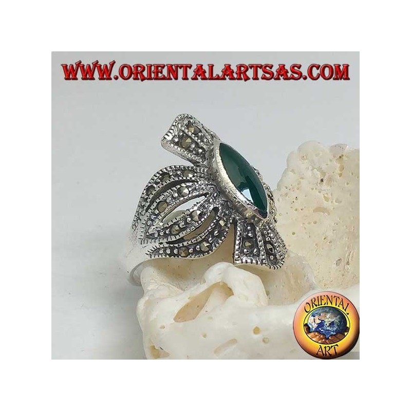 Anello in argento  a croce con agata verde a navetta e marcassiti