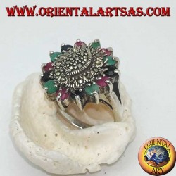 Bague en argent navette sur ovale avec marcassite entourée de rubis, émeraudes et saphirs ronds sertis